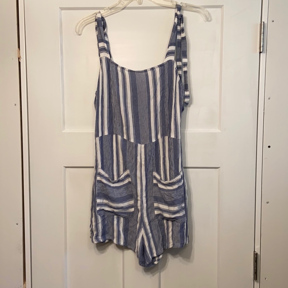Billabong romper size M worn only once